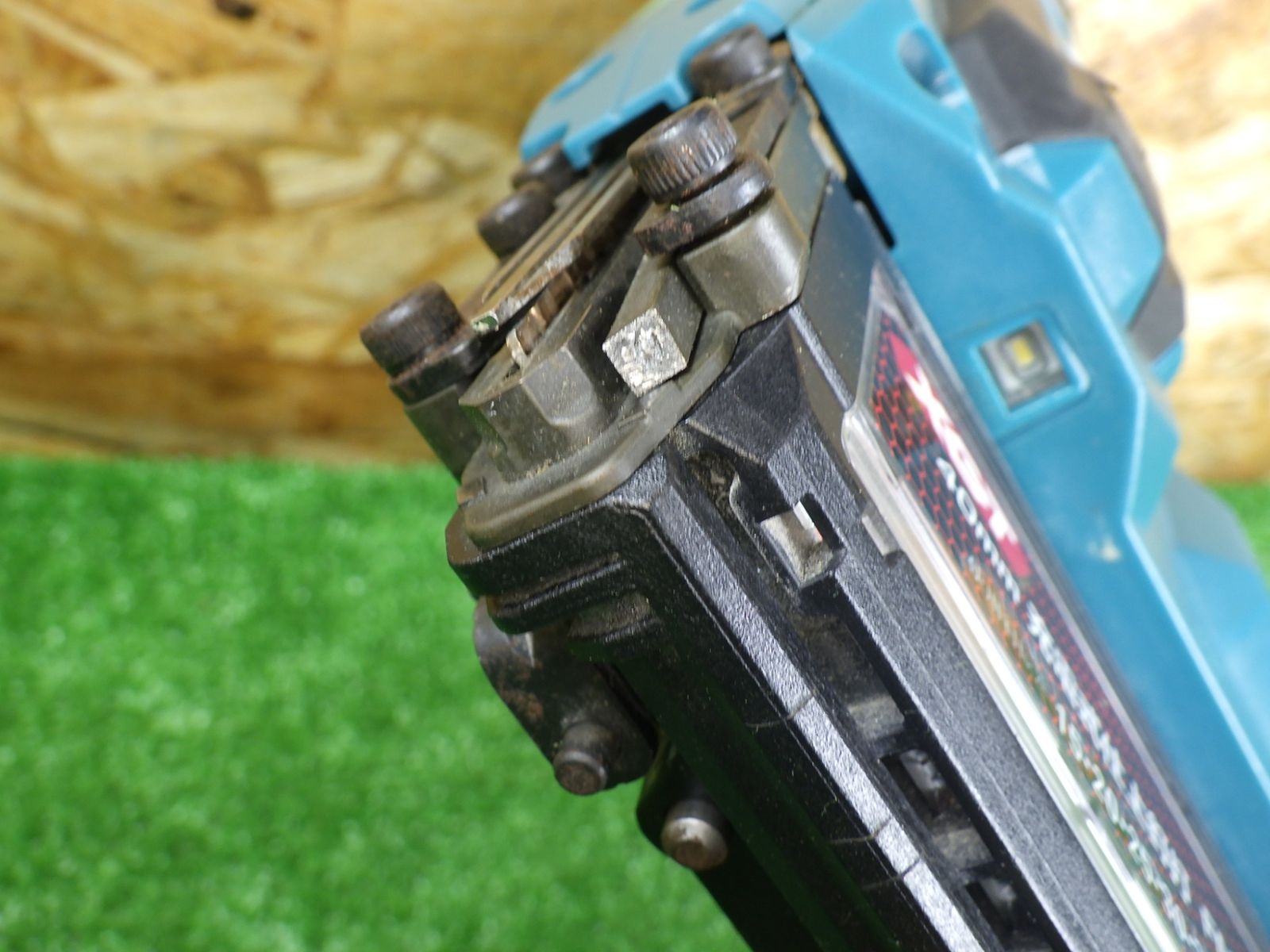 makita 充電仕上釘打機