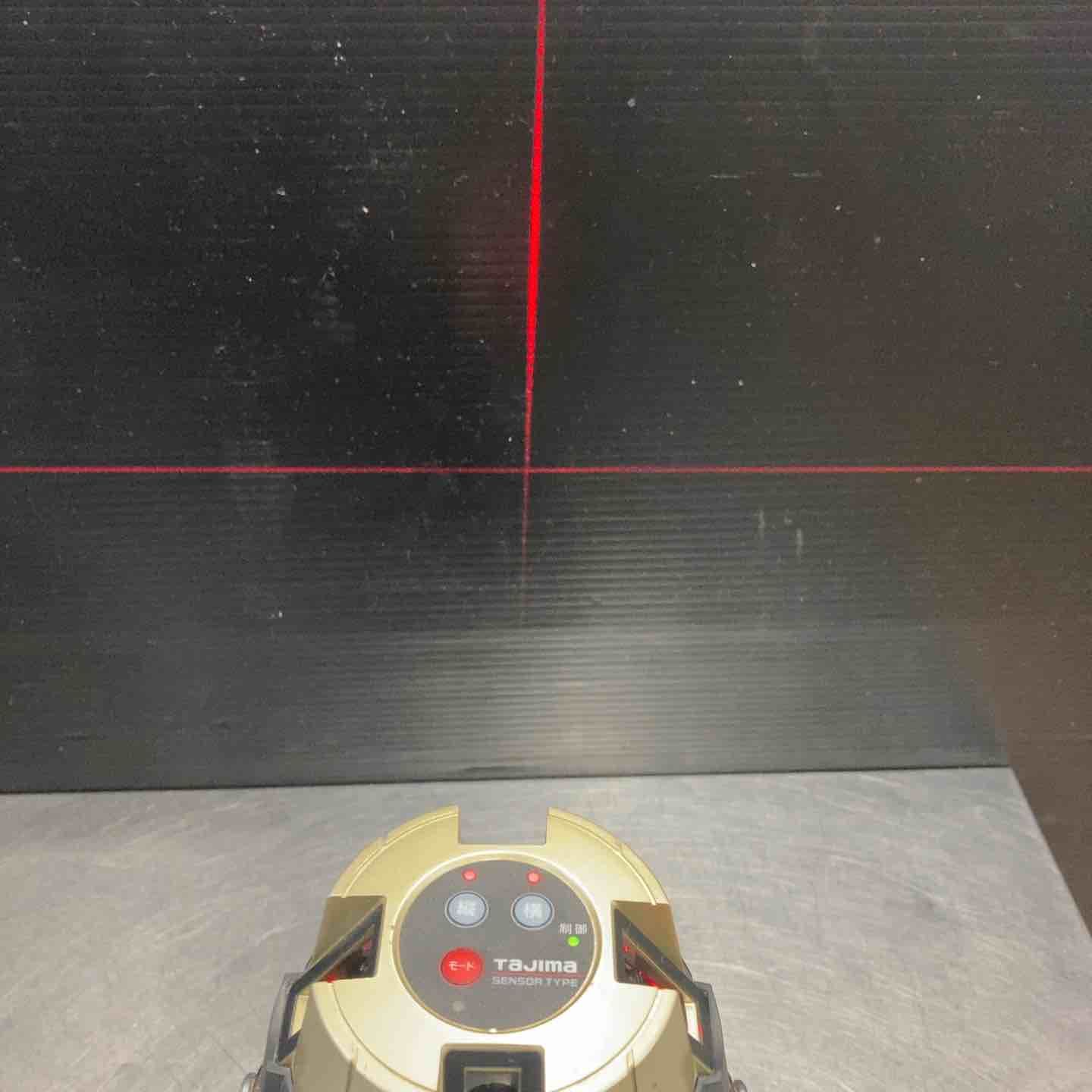 レーザー墨出し器