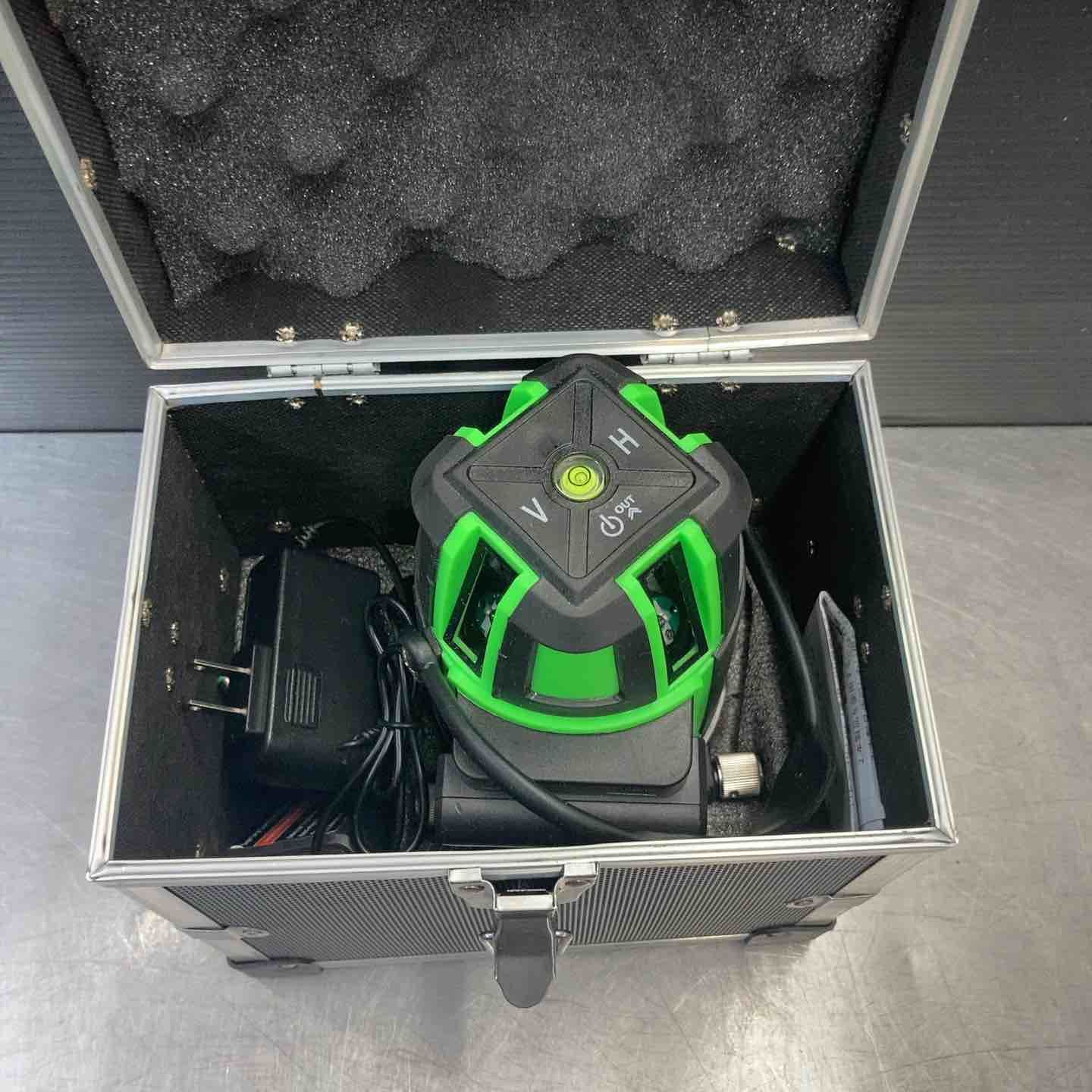 品 Elikliv レーザー墨出し器 バッテリー 付属