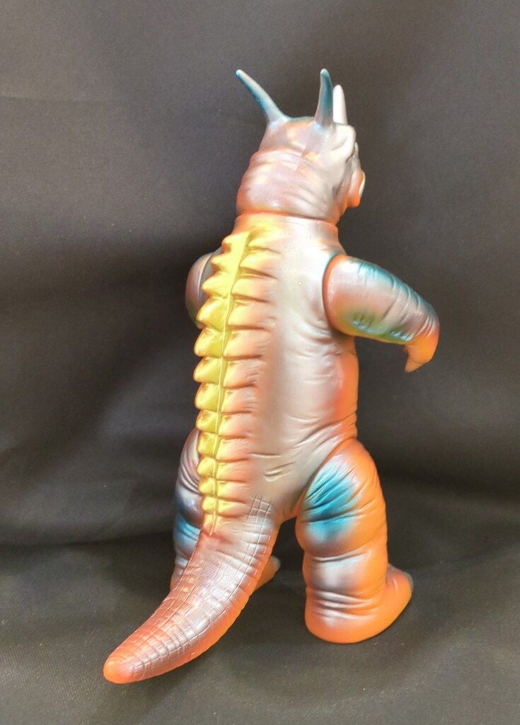 ブルマァク ブルマァクの怪獣シリーズ ネロンガ 肌色成型 オレンジ塗装