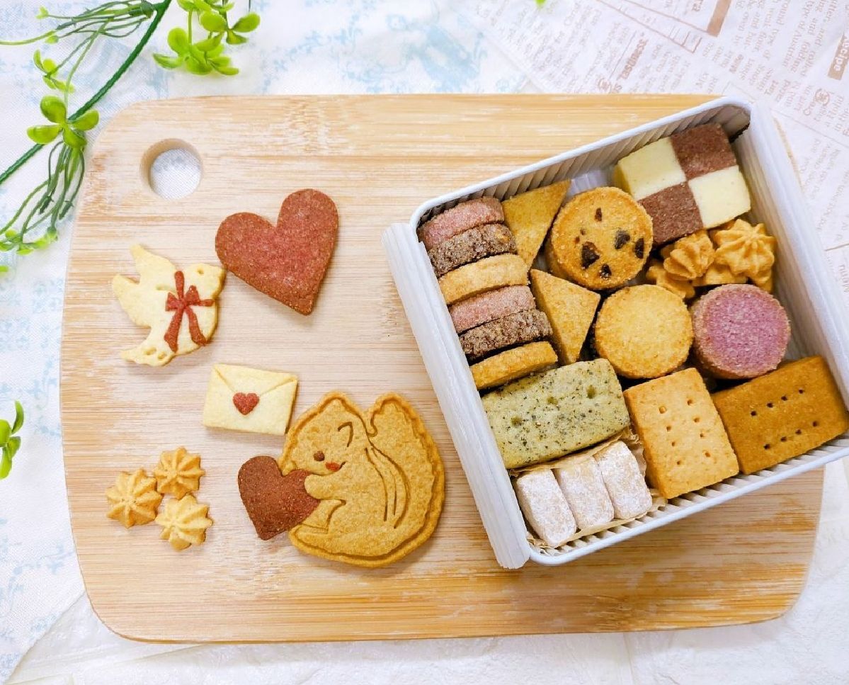 のり　バレンタイン缶【リスさんの贈り物】❮2月10日～11日発送❯✕４缶 のり様 専用 バレンタイン缶【リスさんの贈り物】❮2月10日～11日発送