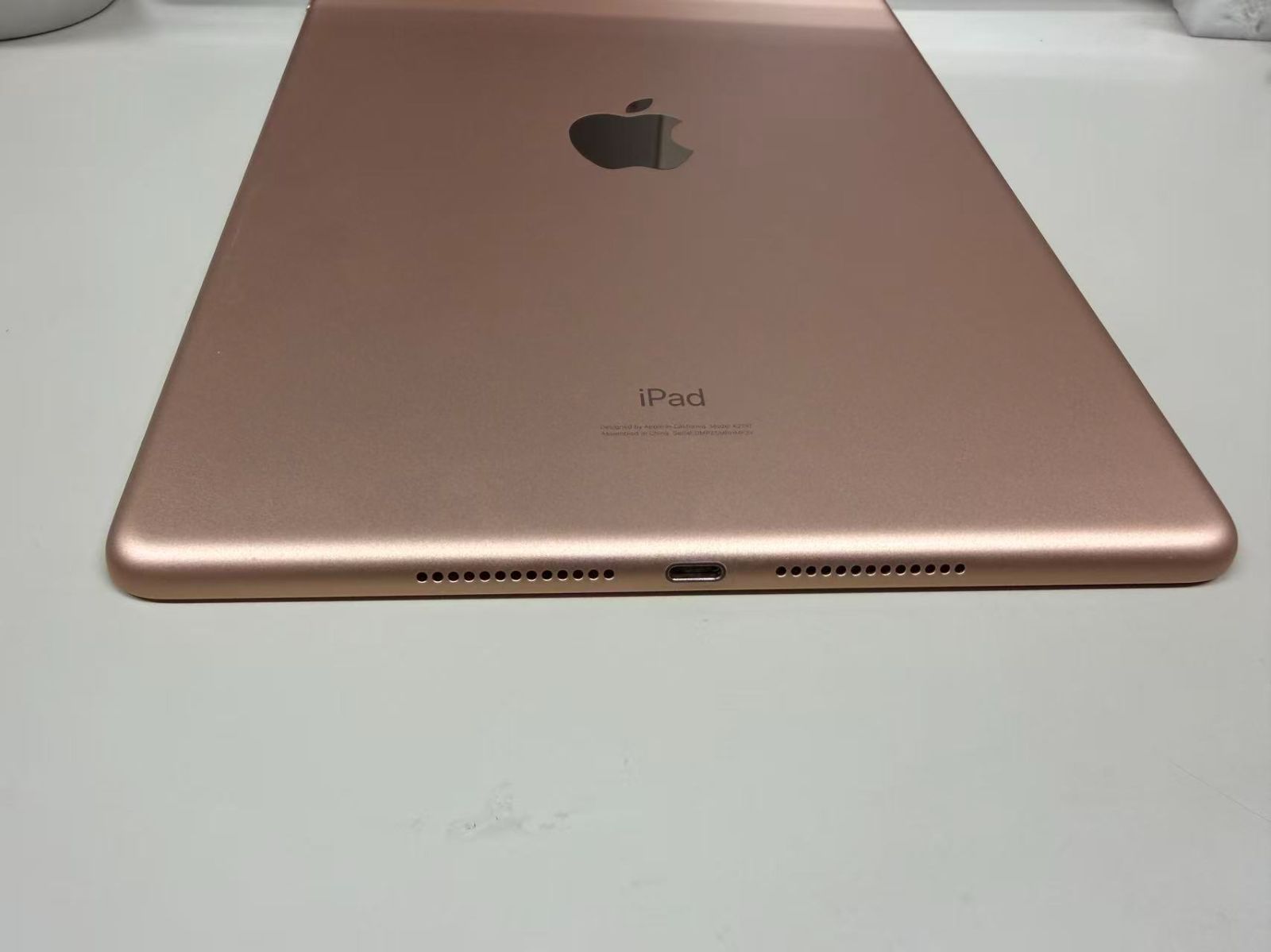 iPad 第7世代 128GB ゴールド Wi-Fi 美品 訳アリ - メルカリ