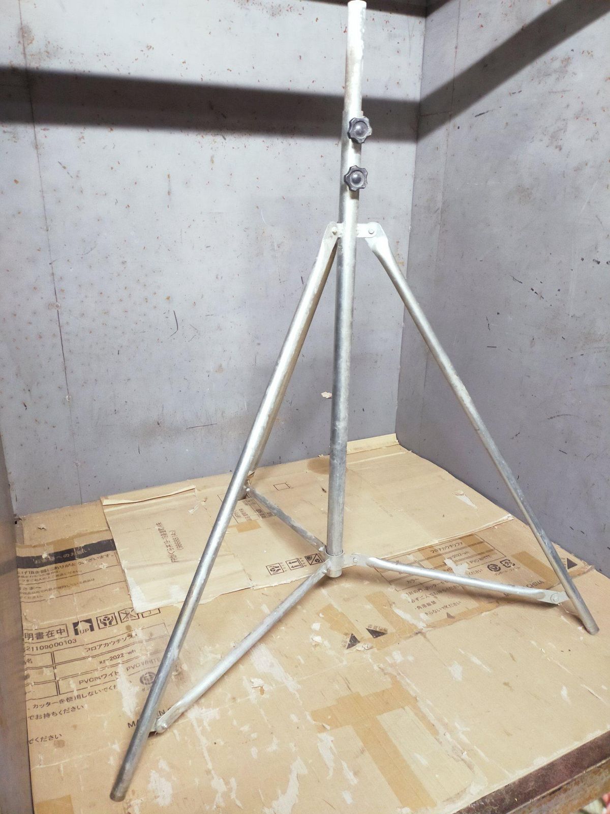 回転灯専用三脚　専用スタンド　コスモサークラー 大型LED回転灯用スタンド　径3ｃｍ　高さ120ｃｍから　 A9950B20