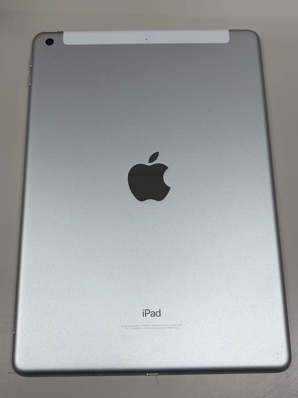 極美品 電池88% SIMフリーiPad (第5世代) 32GB シルバー - メルカリ
