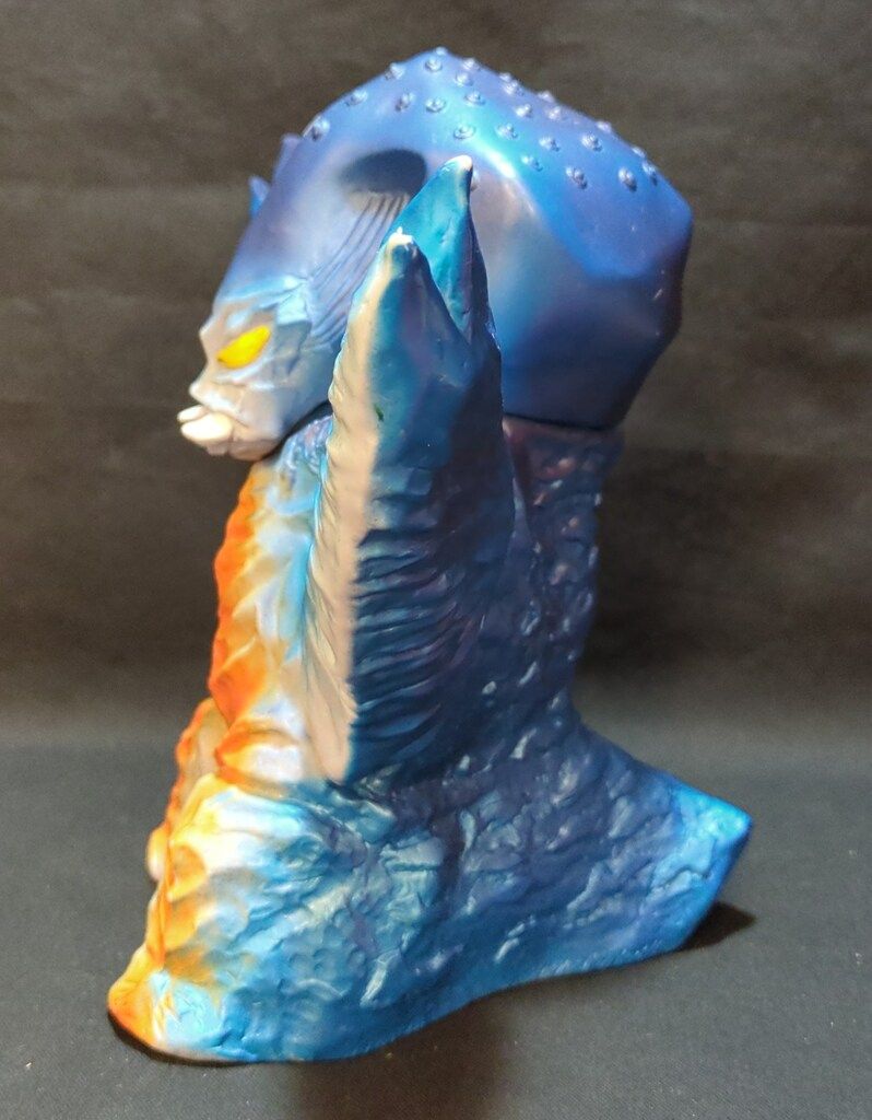  ベアモデル オール怪獣コレクション アイロス星人 紫成型青スプレー ウルトラマン キャラクター玩具