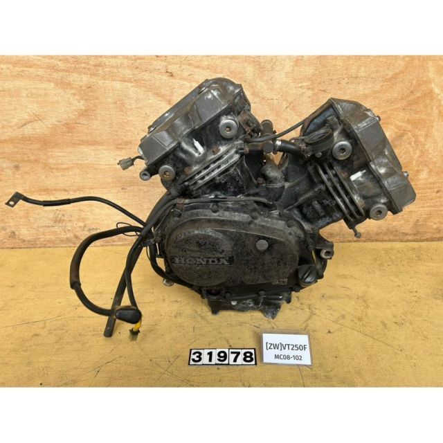 ZW 31978]ホンダ HONDA VT250F MC08-102 エンジン本体 MC08E - メルカリ