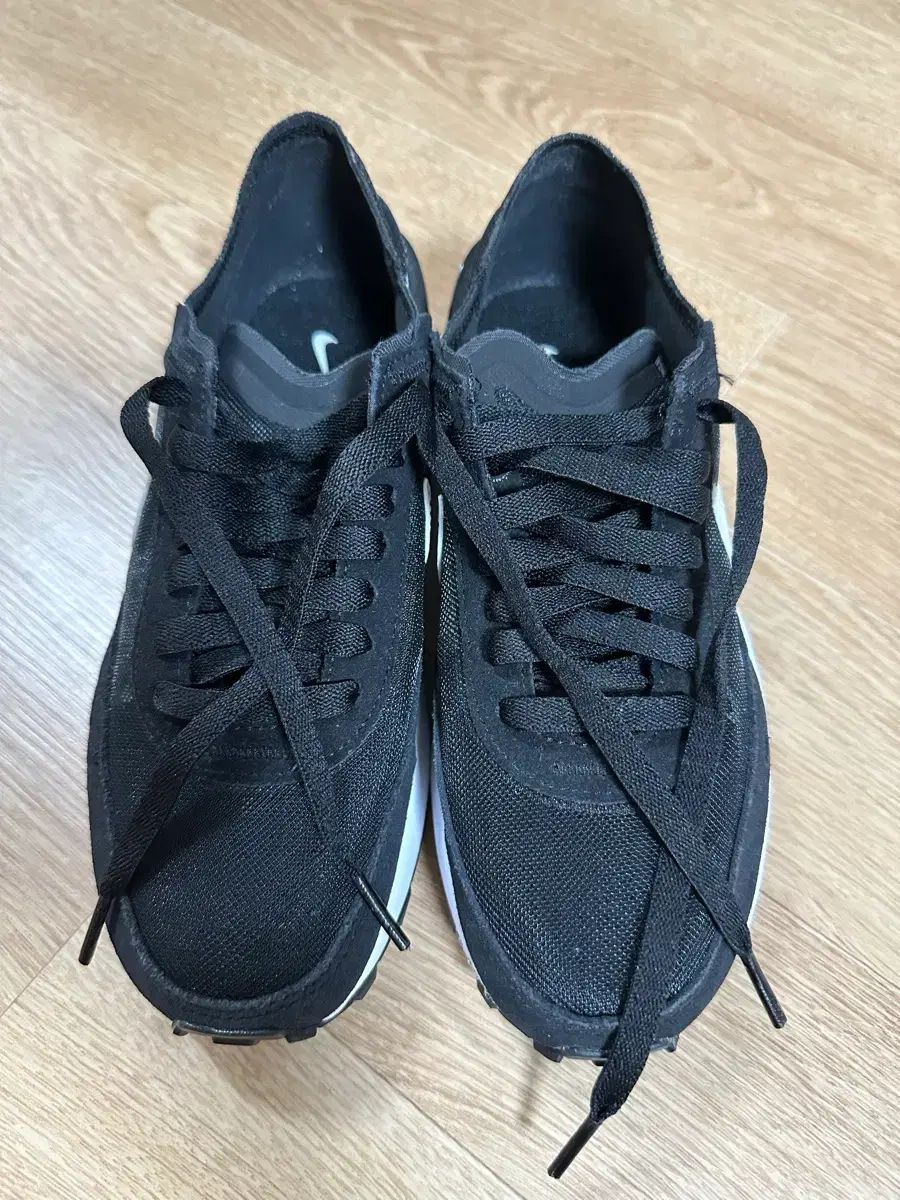 ナイキ ブラック スニーカー 225