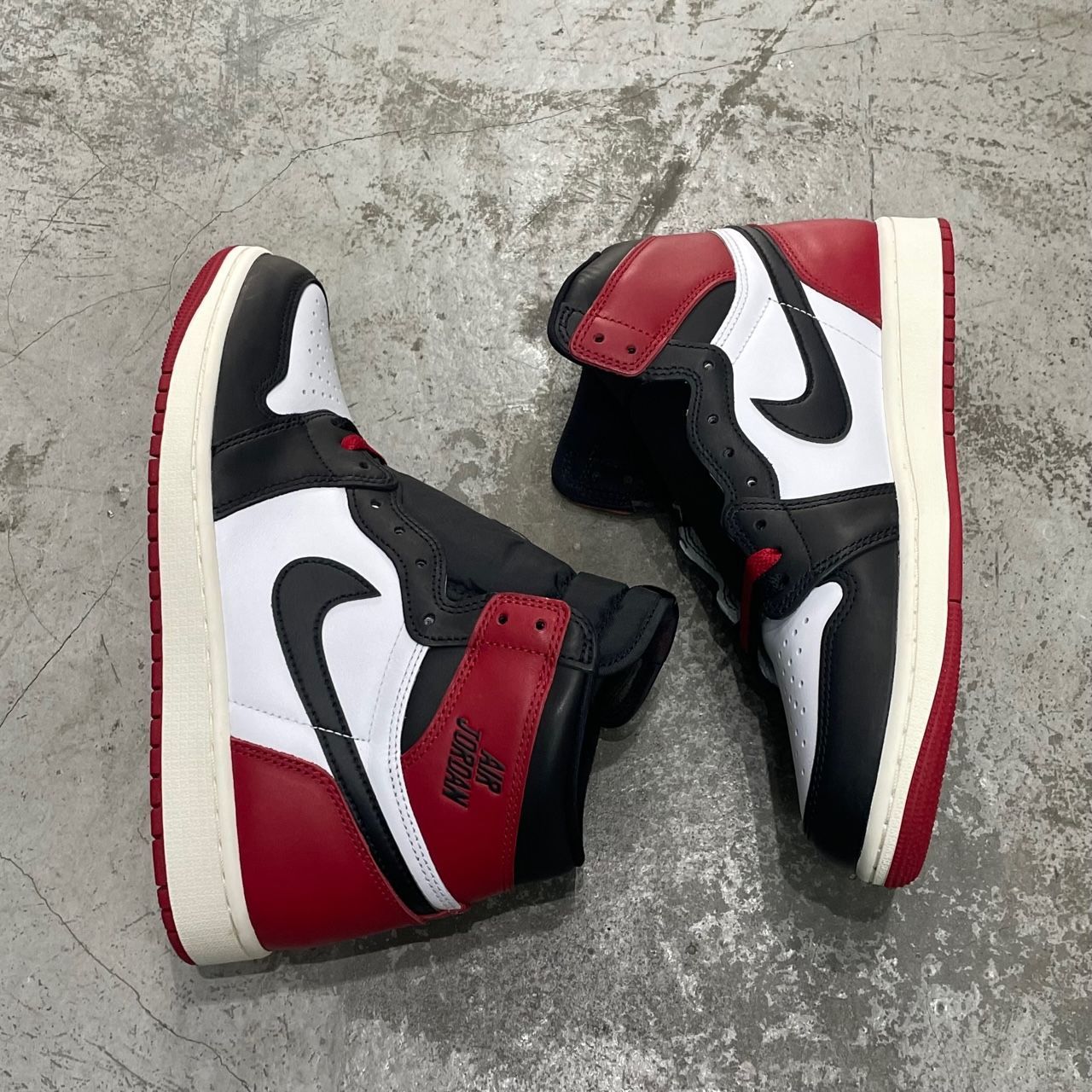 未使用 NIKE Air Jordan 1 Retro High OG Black Toe Reimagined つま黒 