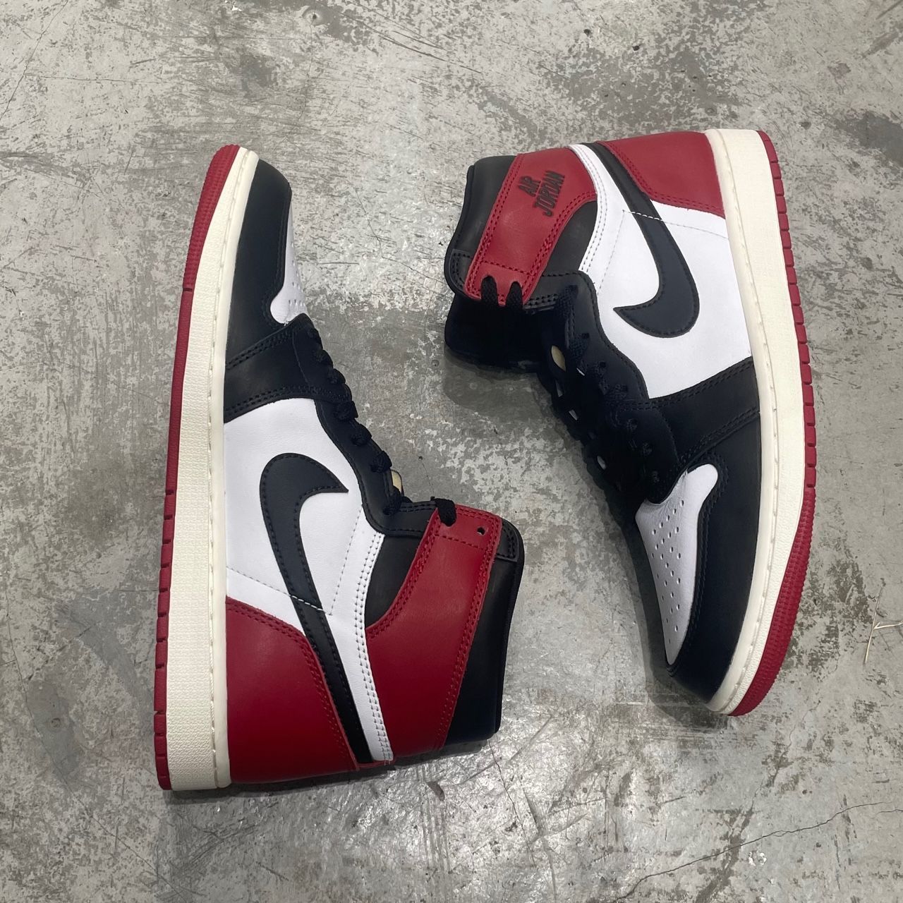 未使用 NIKE Air Jordan 1 Retro High OG Black Toe Reimagined エア 