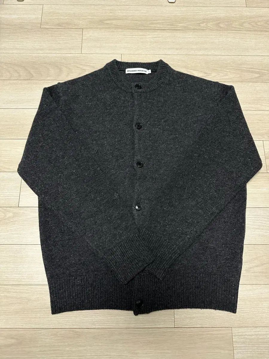 BRANDED アフター ラウンド クロップドカーディガン チャコール Lサイズ
