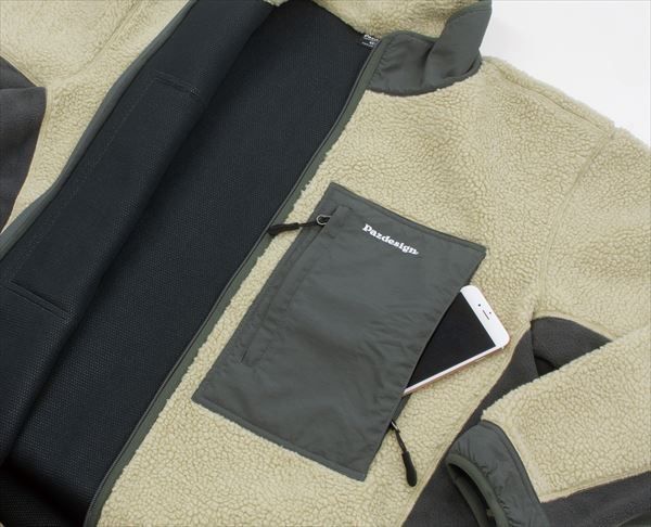 ライトベージュ チャコール