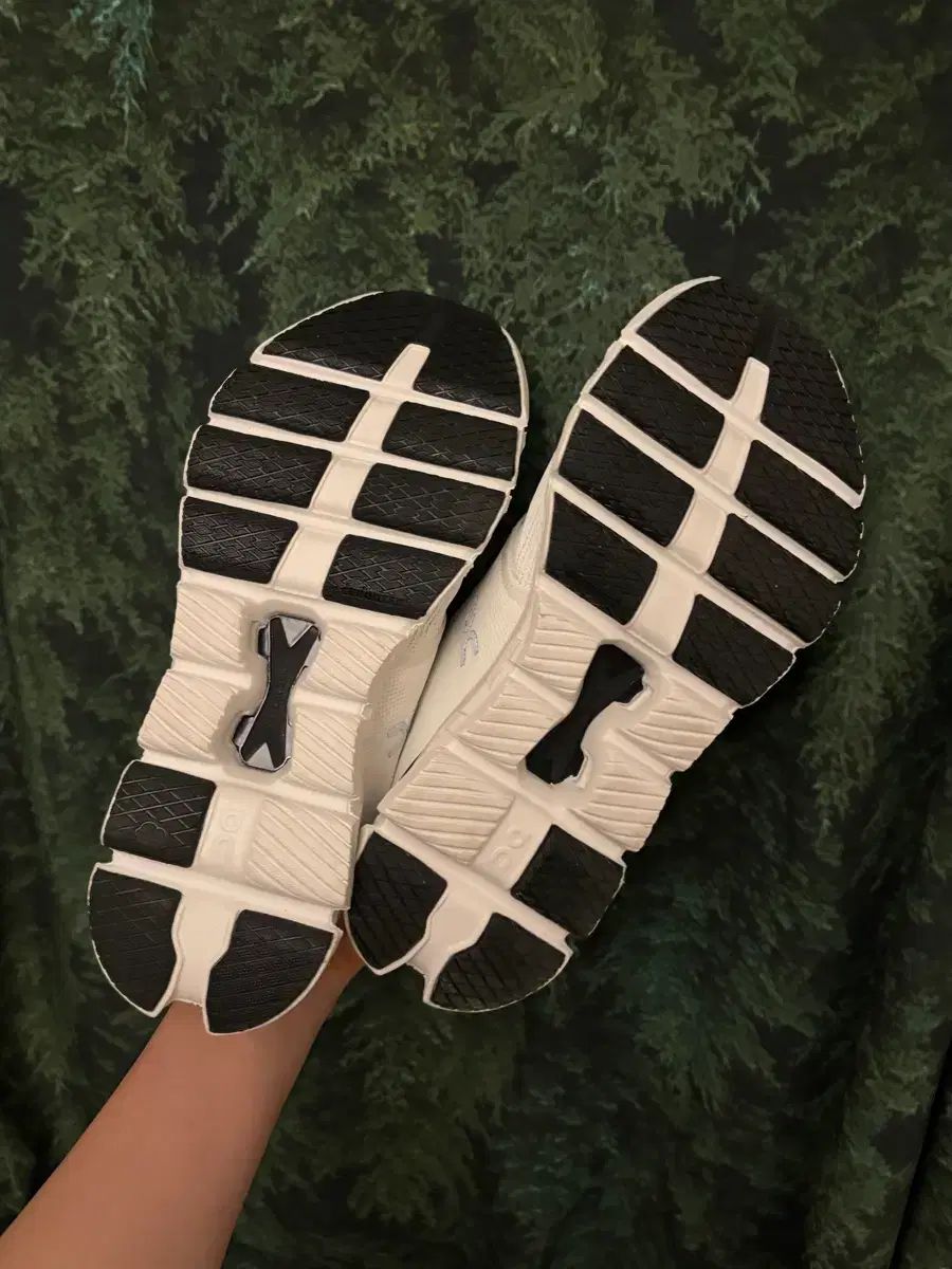  オンラニング クラウド X 4 250 10分신음 登山靴 トレッキングシューズ アウトドアシューズ