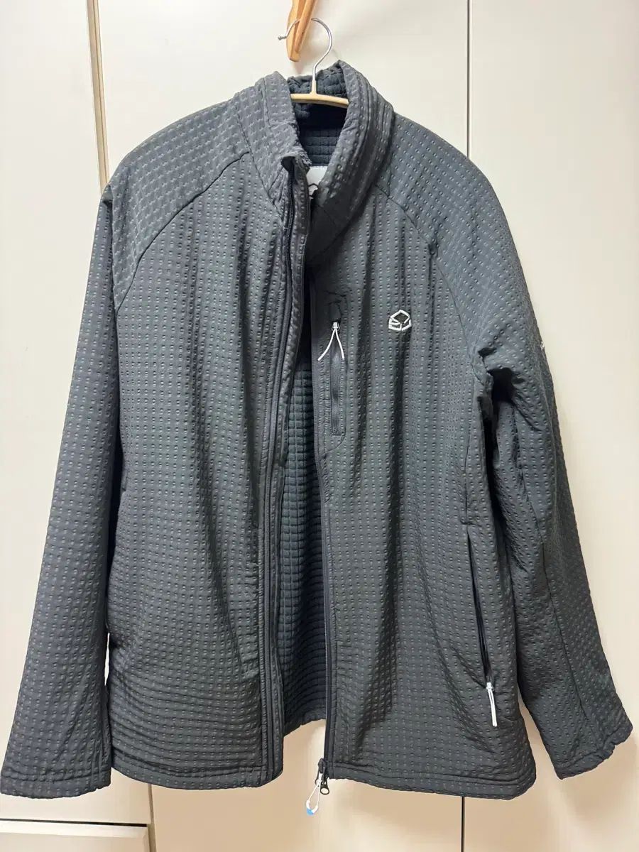 ゼログラム ヒトフリース フローティ スタン プルオーバー