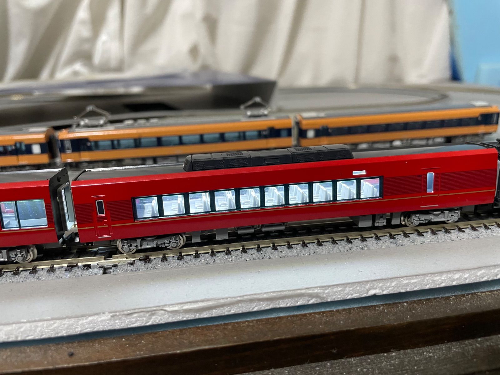 TOMIX近鉄「ひのとり（8両編成）」に室内灯を取り付けます。 - メルカリ