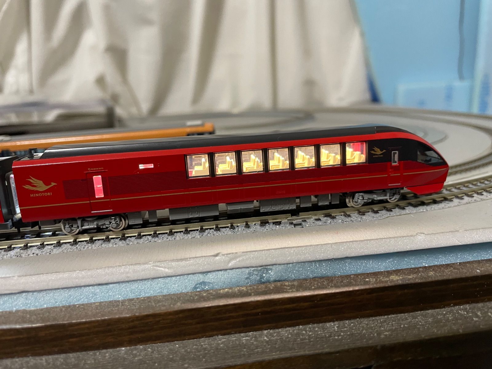 TOMIX近鉄「ひのとり（8両編成）」に室内灯を取り付けます。 - メルカリ