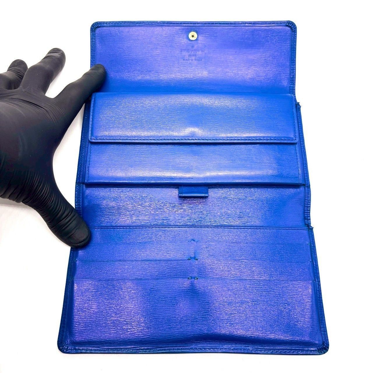 知性がにじむ青✨ LOUIS VUITTON エピ ポルトトレゾール