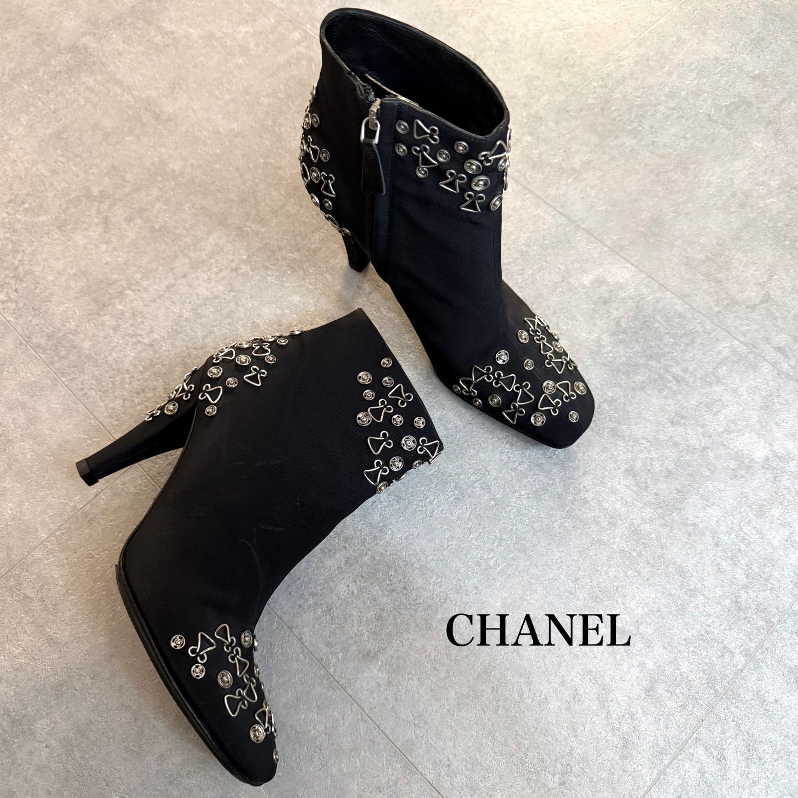 希少 CHANEL シャネル ボタンデザイン ナイロン ショートブーツ 