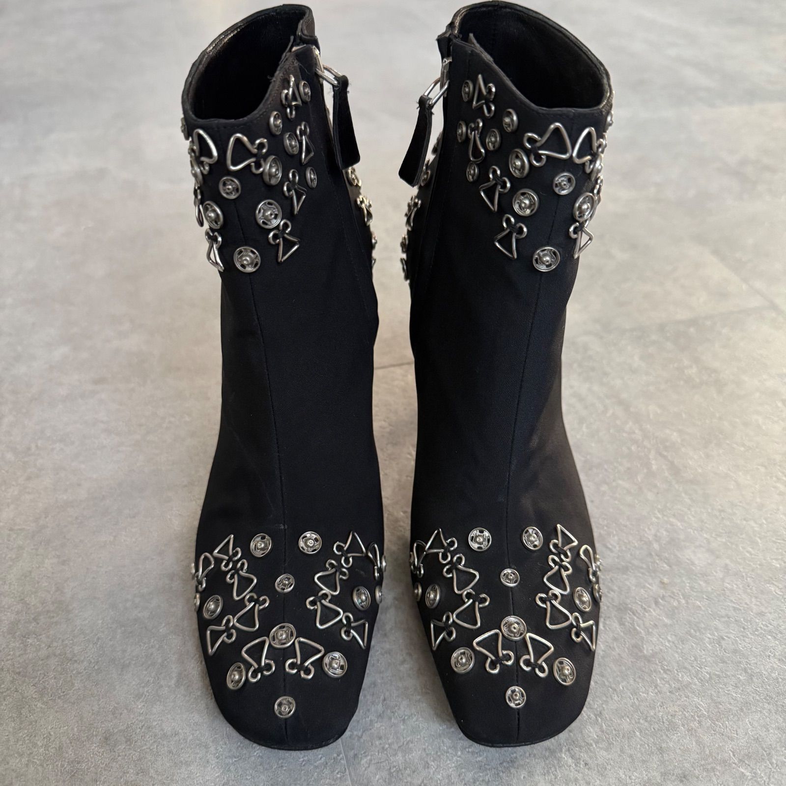 希少 CHANEL シャネル ボタンデザイン ナイロン ショートブーツ 