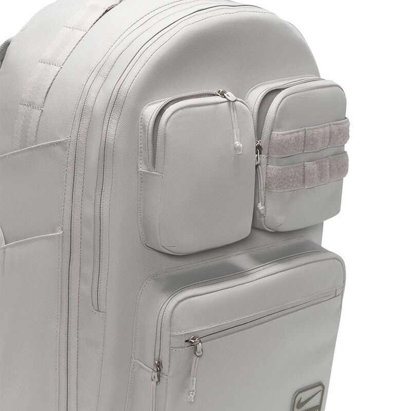  ナイキ リュックサック 約33 L メンズ レディース NIKE ユーティリティ パワー バックパック 2 0 スポーツバッグ ディパック 鞄 トレーニング 男女兼用 ナイキバッグ ライトグレー FN 4120 009 バックパック ザック リュック バッグ