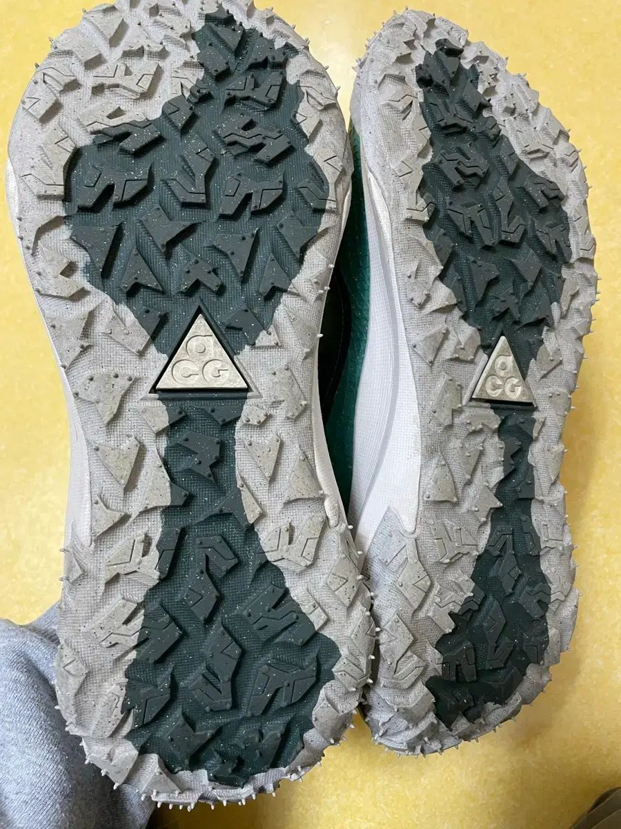  ナイキ ACG マウンテン フライ 2 270 登山靴 トレッキングシューズ アウトドアシューズ