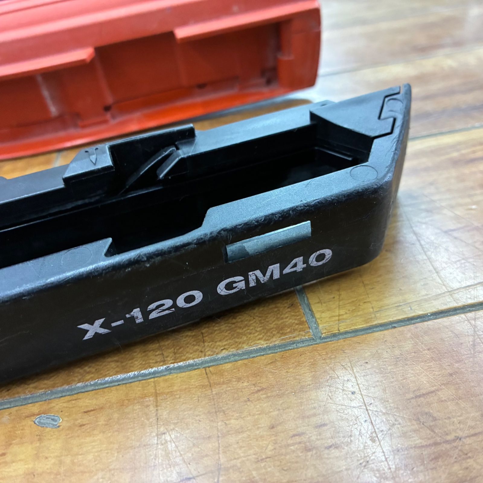 HILTI ガス式鋲打機