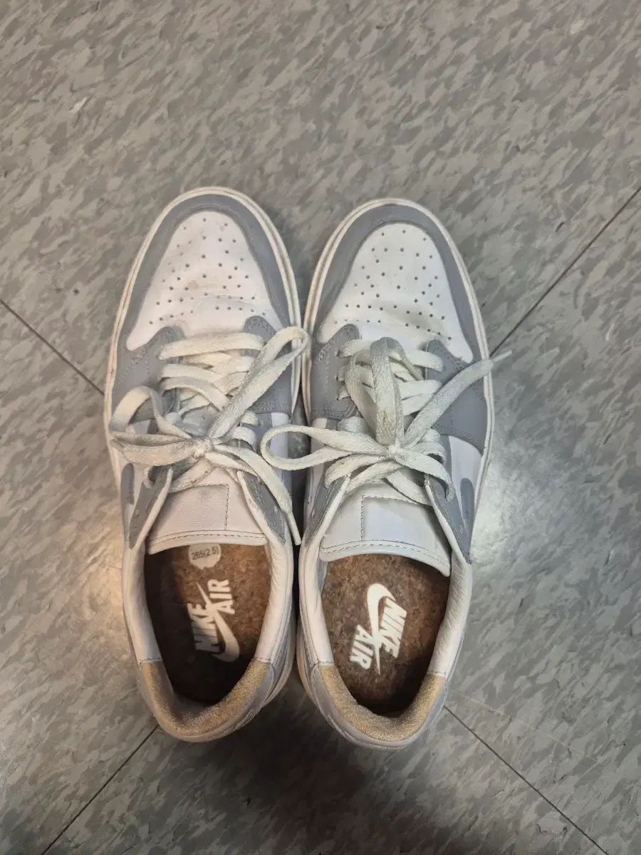 ジョーダン1 エリベート ロー 白 u0026 ウルフ グレー 265