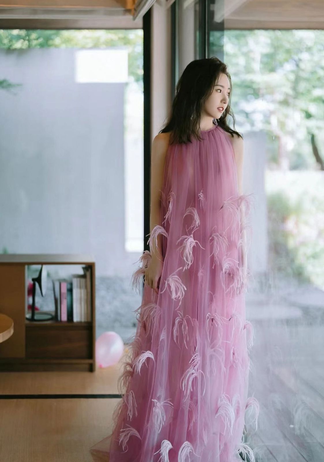 ノースリーブホルターネックドレスパーティー