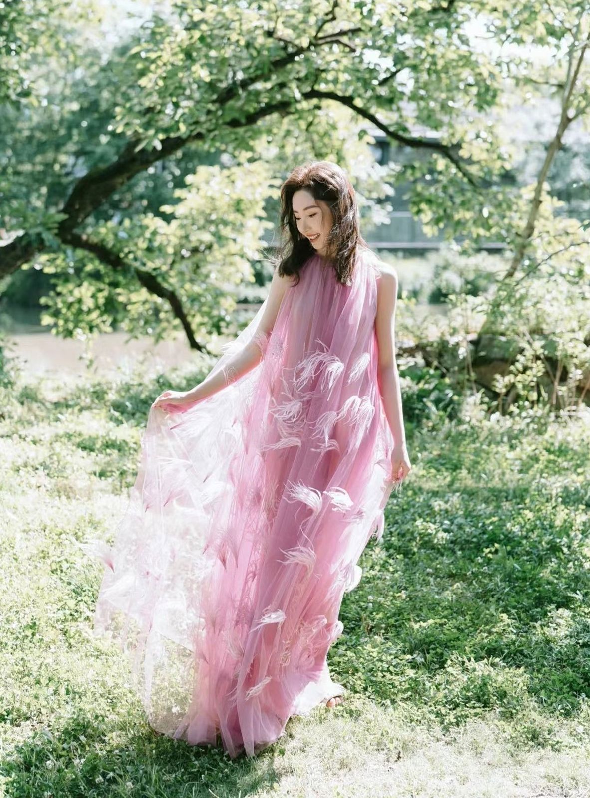 ノースリーブホルターネックドレスパーティー