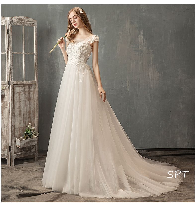 フラワーチュールウェディングドレス