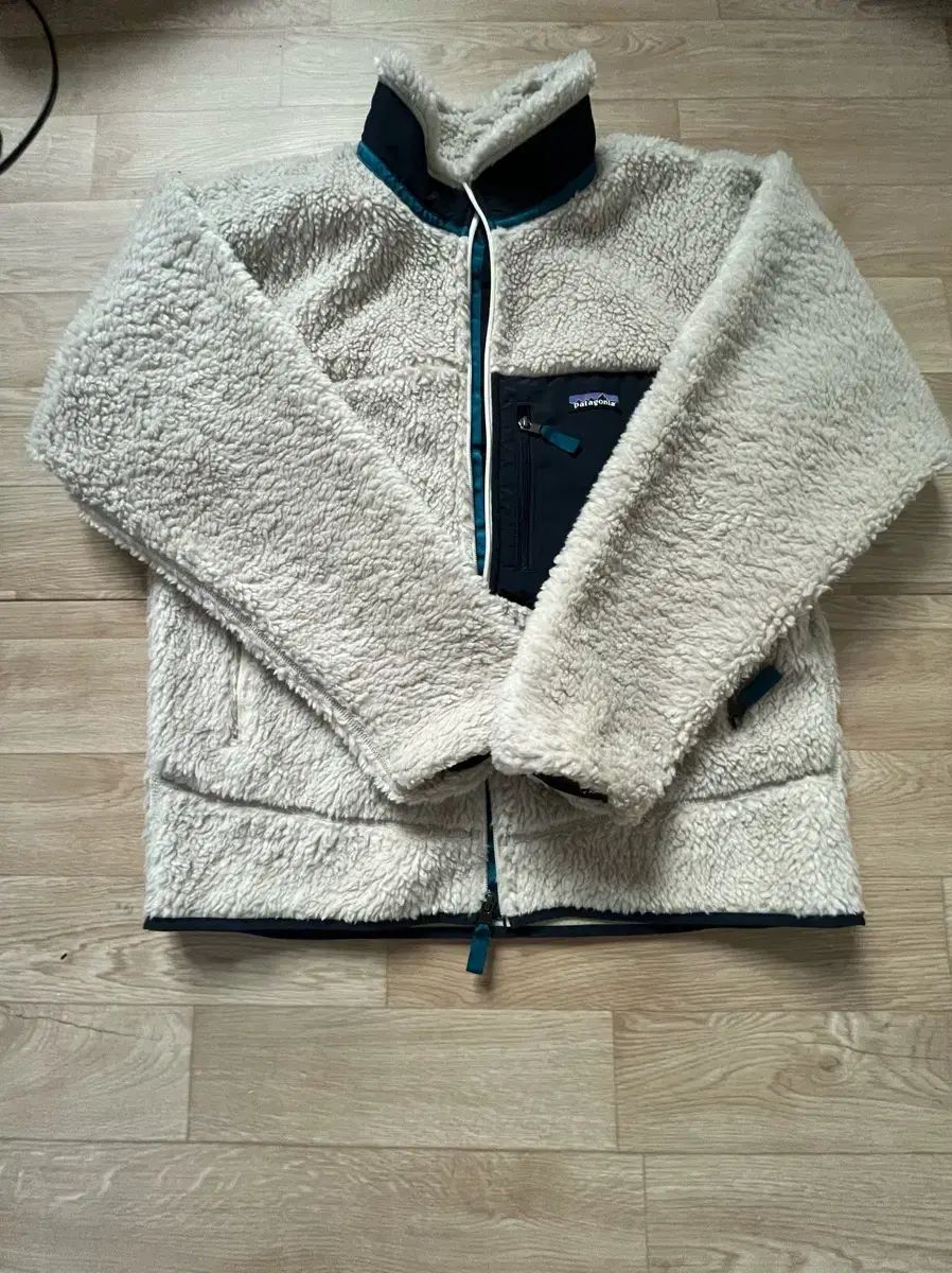 patagonia レトロ x アイボリー large ラージ 状態良し