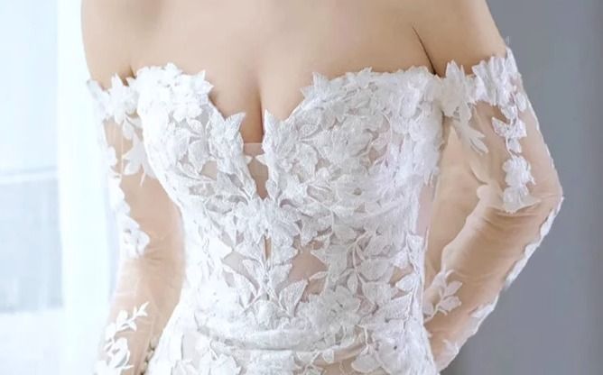 フラワーレース ウェディングドレス 長袖 マーメイド 上品