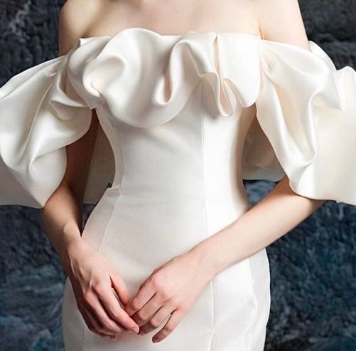 ボリュームフリル ウェディングドレス マーメイド エレガント