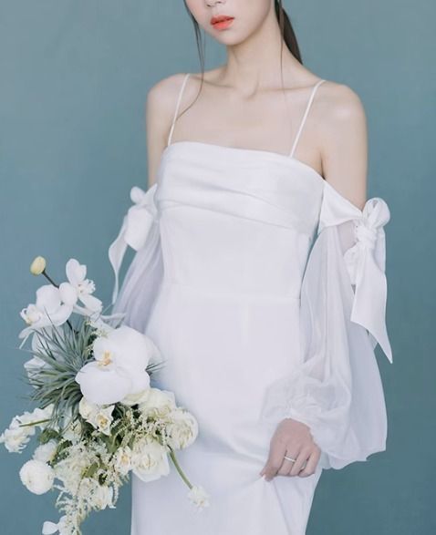 ノースリーブ エレガント ウェディングドレス ロング 袖リボン