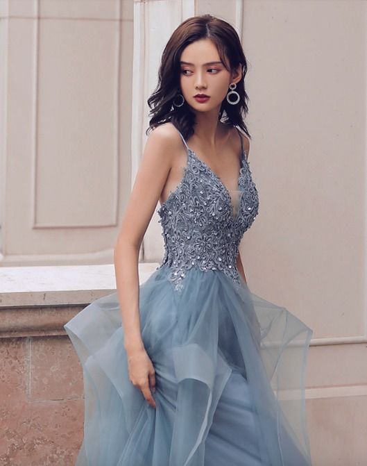 ノースリーブ ビジューロングウェディングドレス H 708