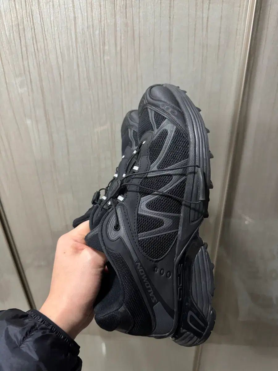 SALOMON サロモン スニーカー ブラック 265