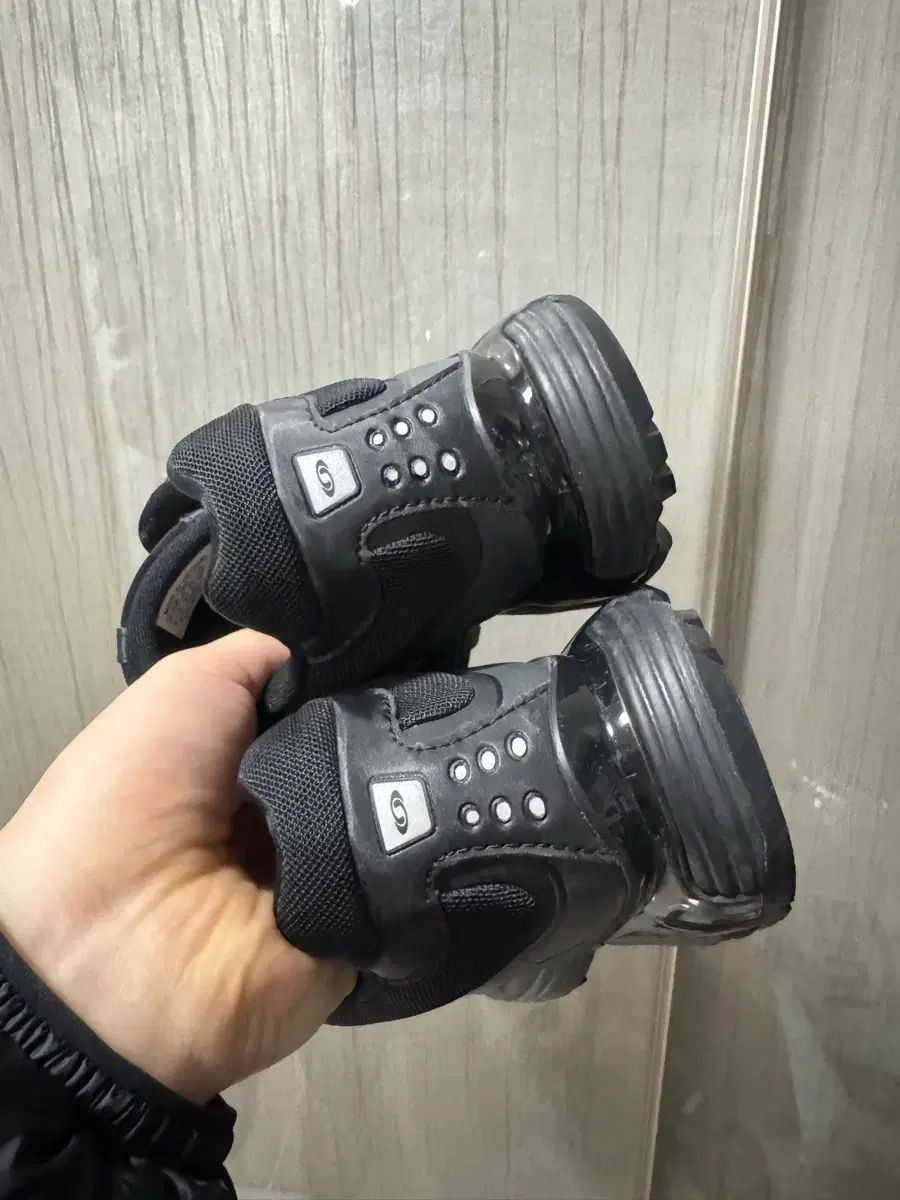  SALOMON サロモン スニーカー ブラック 265 登山靴 トレッキングシューズ アウトドアシューズ