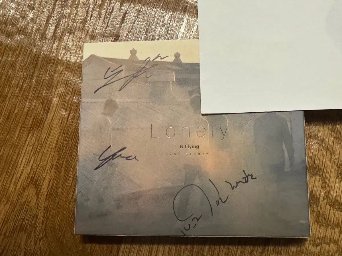 N Flying Lonely サイン入り アルバム