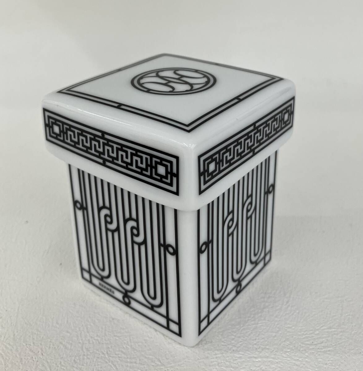 HERMES エルメス PETITE シュガーポット sugar pot ブランド食器 砂糖入れ 小物 食器 白黒
