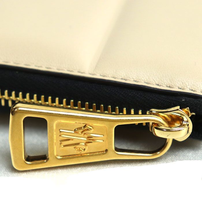 MONCLER モンクレール FLAT WALLET SMALL 二つ折り財布 コンパクトウォレット ベージュ I109B6C00001 M3043 ショルダーストラップ付 ユニセックス【中古】【美品】 MONCLER - MONCLER モンクレール FLAT WALLET SMALL 二つ折り財布