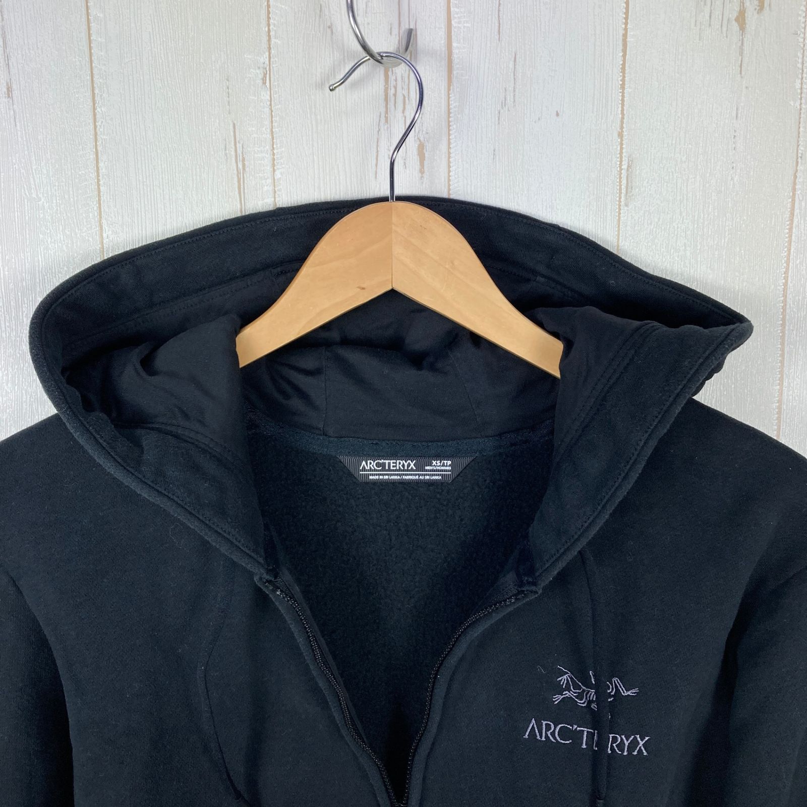  Men s XS ブラック系 Arcteryx アークテリクス エンブレム フリース フル ジップ フーディ Emblem Fleece Full Zip Hoody コットン ウェア トップス インナー シャツ パーカー トップス
