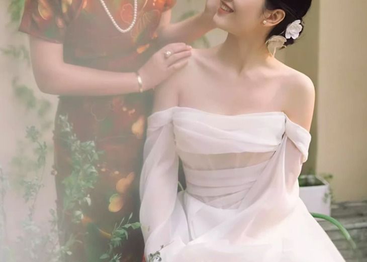 ボリューム袖 ウェディングドレス 長袖 オフショル Aライン 韓国