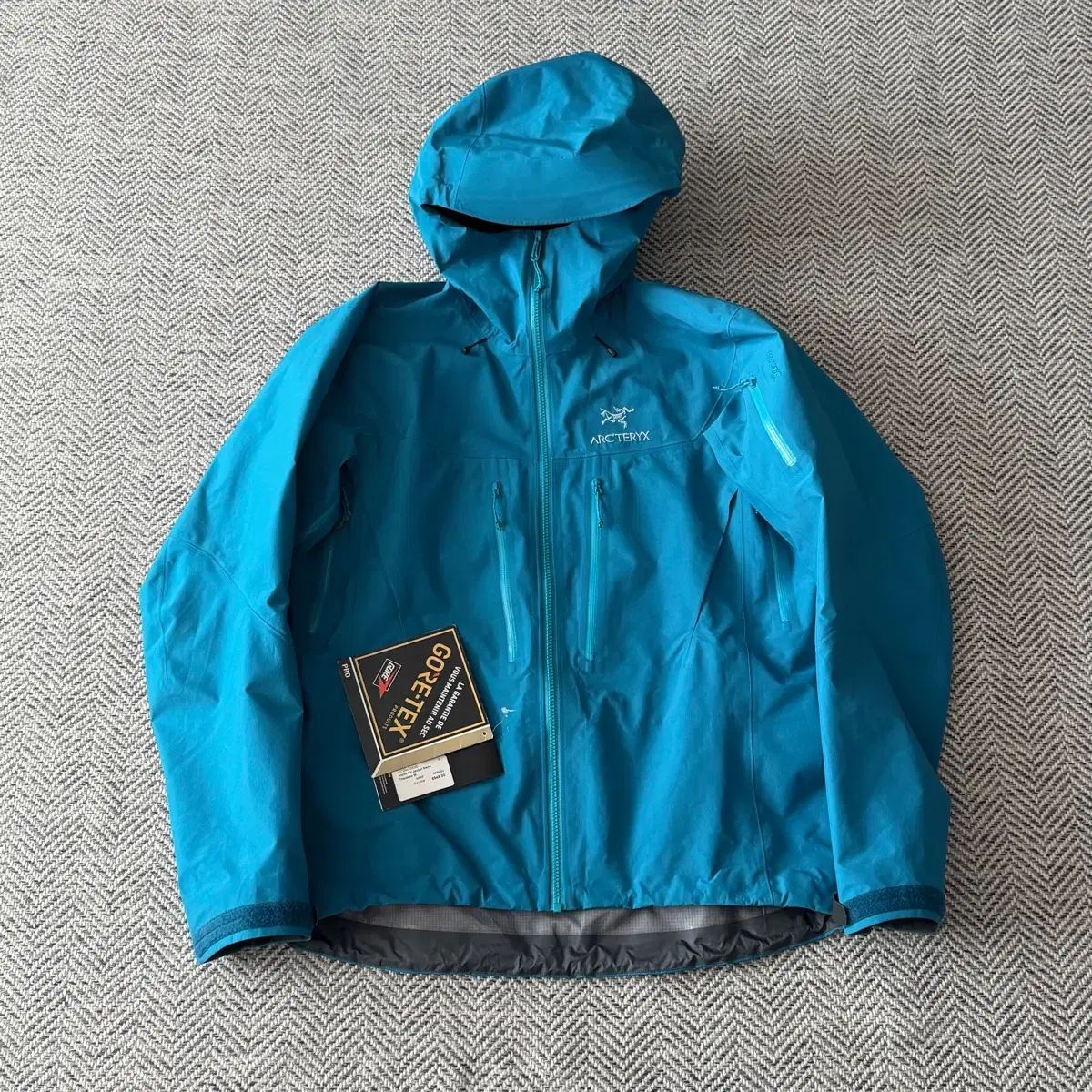 M ARC TERYX アルファSV タラッサ ルイヴィトン ヴァージル