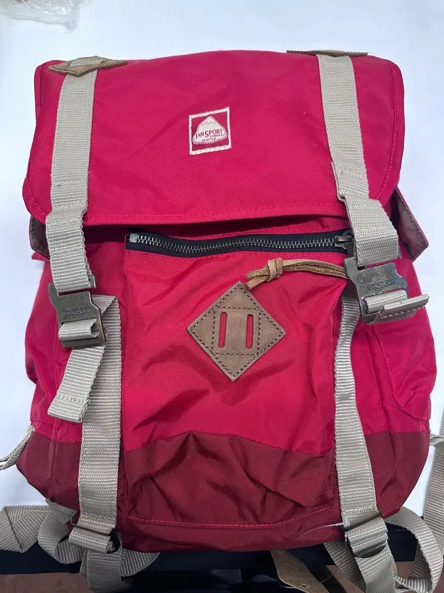 ジャンスポーツ ヘリテイジ バックパック レッド