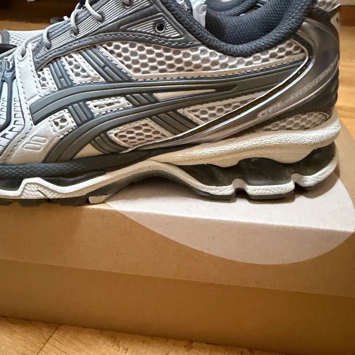 アシックス アンリミテッド ゲル カヤノ 14