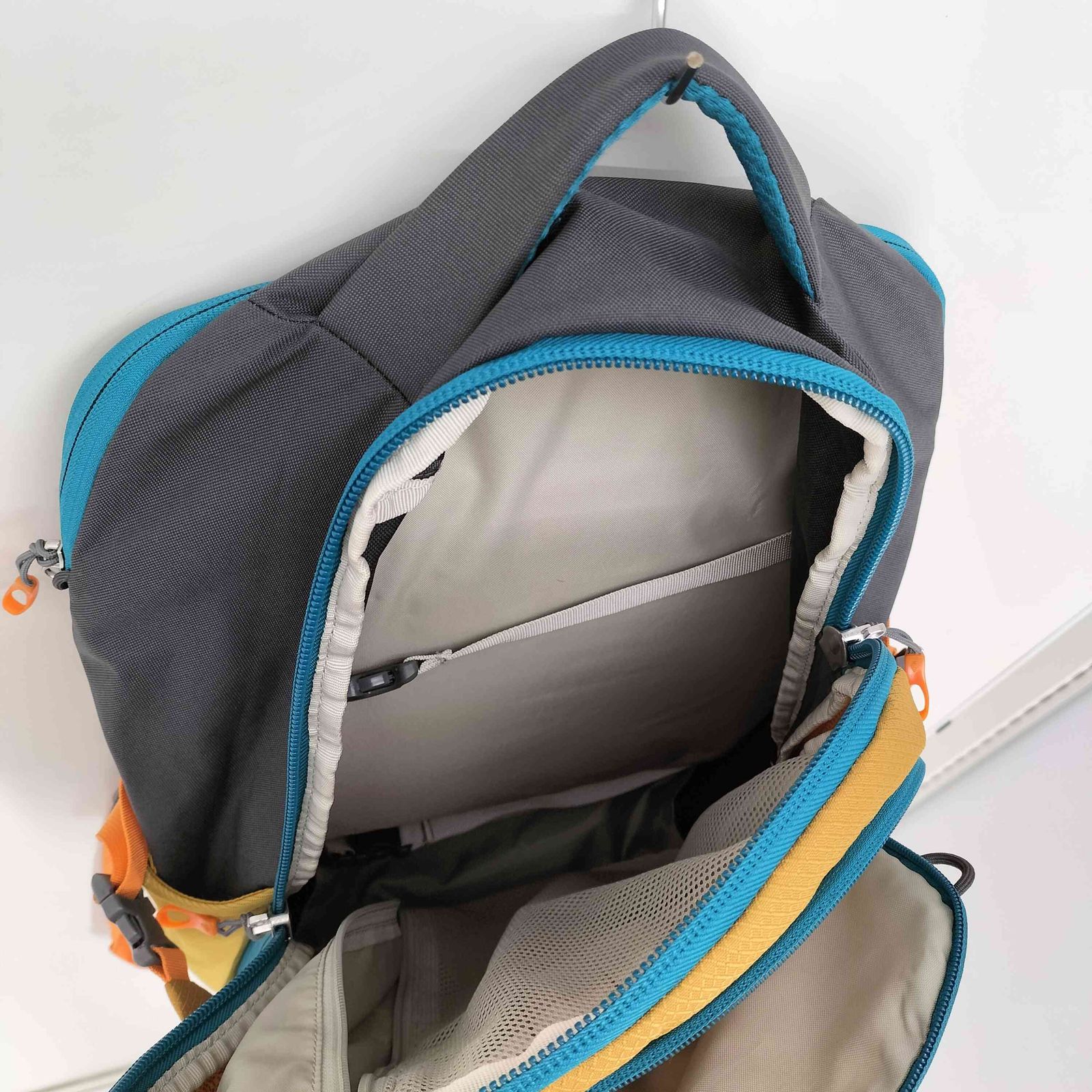 patagonia travel messenger bag Patagonia MiniMass Courier: Could be the Most Versatile Bag I've Ever Had  [Review]