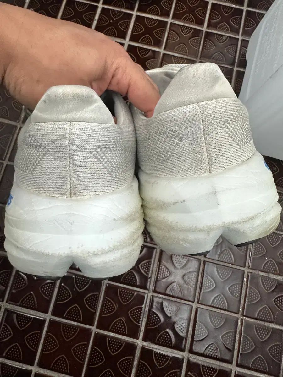 ランニングシューズ 280