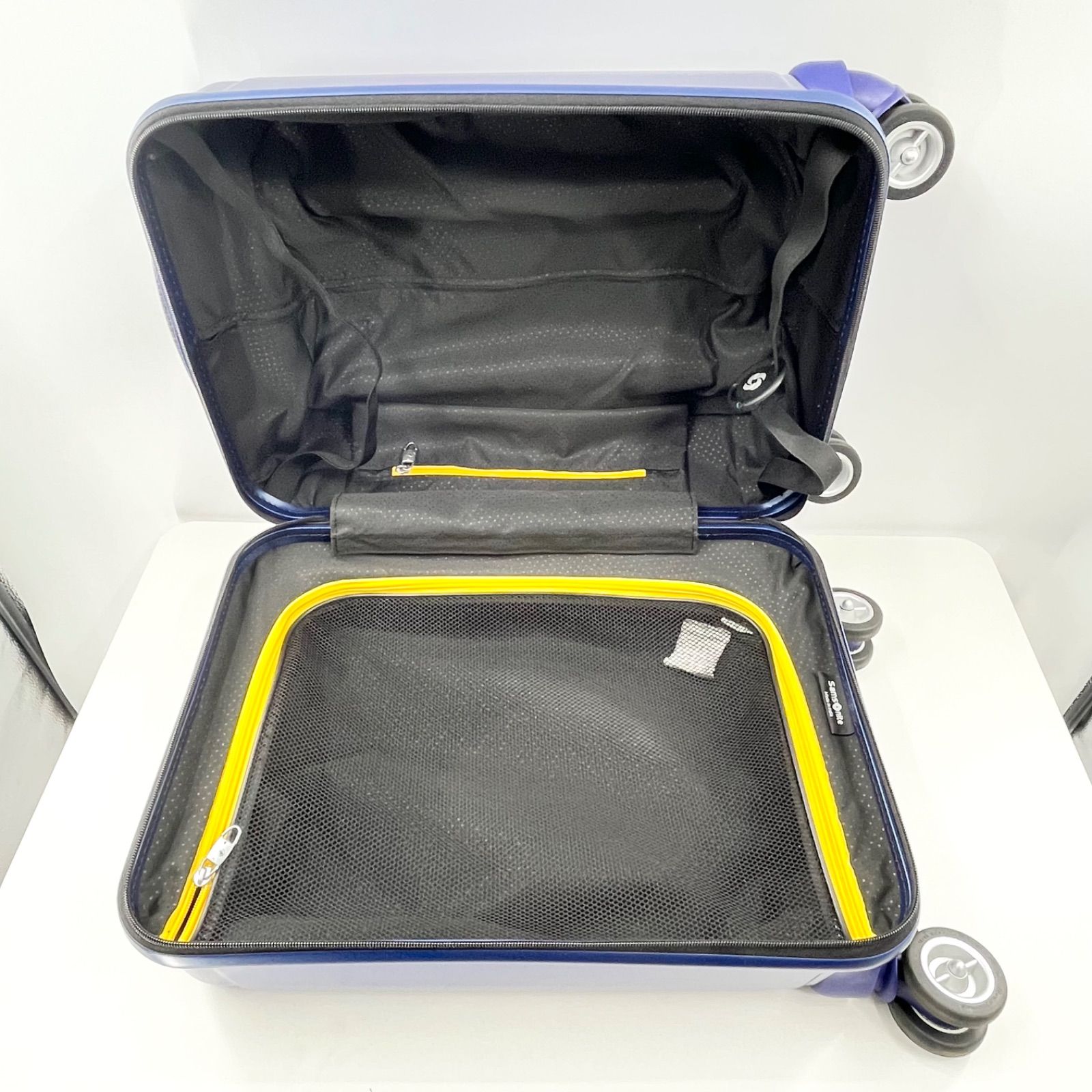 Samsonite サムソナイト スーツケース ハードケース TSAロック搭載 4輪