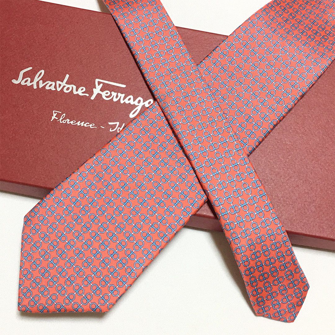 未使用級 サルヴァトーレフェラガモ Salvatore Ferragamo ネクタイ