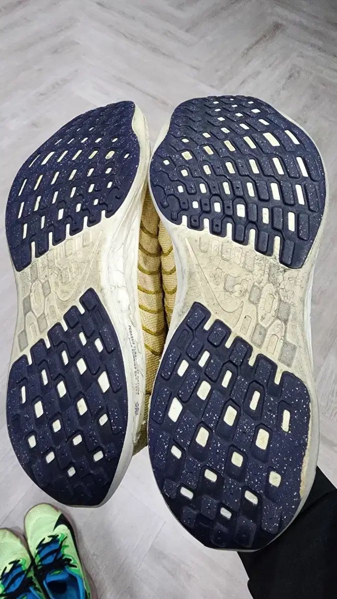  ナイキ ランニングシューズ 270 登山靴 トレッキングシューズ アウトドアシューズ