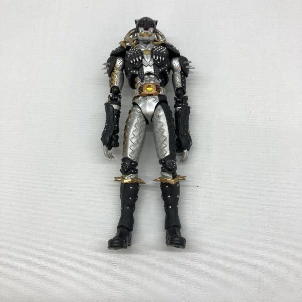 中古】バンダイ S.H.Figuarts カザリ 本体のみ 仮面ライダーオーズ[97 